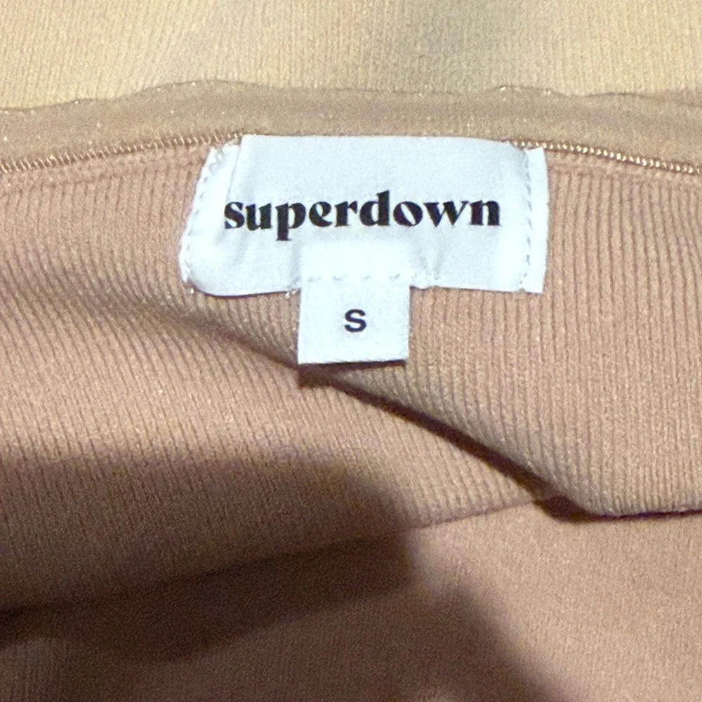 superdown perla ombre mini dress
Nude Ombre Size: NWT - Picture 11 of 12